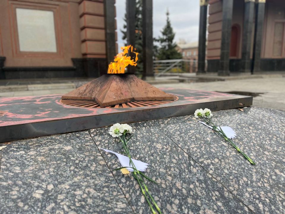 Офицеры республиканского СК России посетили военный госпиталь Офицеры республиканского СК России посетили военный госпиталь