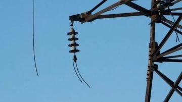 Только за минувшую неделю специалисты возобновили электроснабжение 1 065 абонентов, обесточенных в результате боевых действий на территории ЛНР