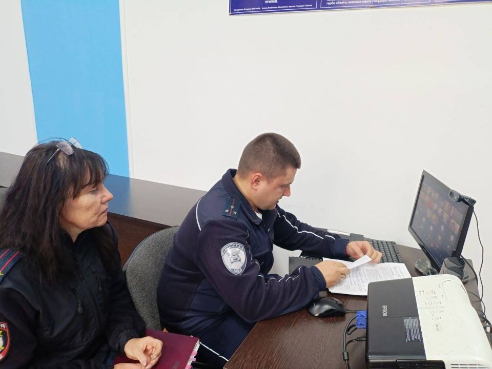 Сотрудники Госавтоинспекции провели встречи с педагогами и родителями школьников в рамках акции «Засветись!» Сотрудники Госавтоинспекции провели встречи с педагогами и родителями школьников в рамках акции «Засветись!»