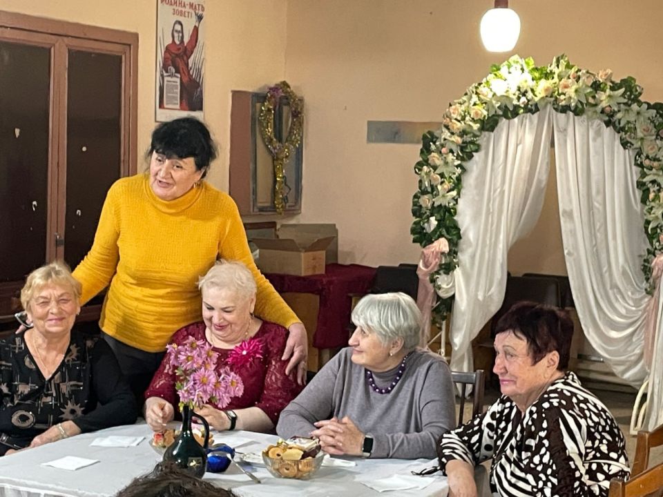 "Мы за чаем не скучаем": встреча поколений в Суходольске "Мы за чаем не скучаем": встреча поколений в Суходольске