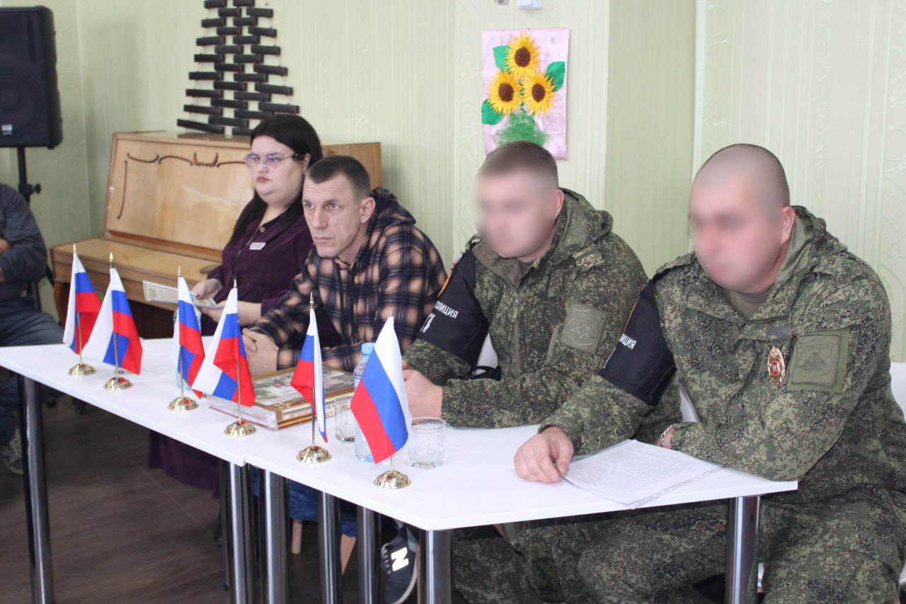 В рамках проектов «Историческая память» и «Новая школа» партии «Единая Россия» в поселке Родаково состоялся круглый стол «Мои земляки – мои герои» В рамках проектов «Историческая память» и «Новая школа» партии «Единая Россия» в поселке Родаково состоялся круглый стол «Мои земляки – мои герои»