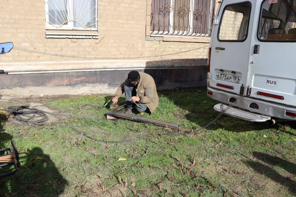 В Лутугино единая управляющая компания продолжает ремонты систем водоснабжения многоквартирных домов В Лутугино единая управляющая компания продолжает ремонты систем водоснабжения многоквартирных домов