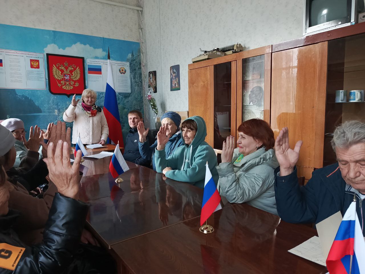 Сегодня в жилмассиве Анненка прошло собрание инициативной группы по созданию территориального общественного самоуправления () Сегодня в жилмассиве Анненка прошло собрание инициативной группы по созданию территориального общественного самоуправления ()