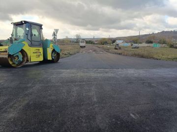 На трассе Ганусовка — Новороссошь воронежские специалисты завершают финальный этап укладки асфальта