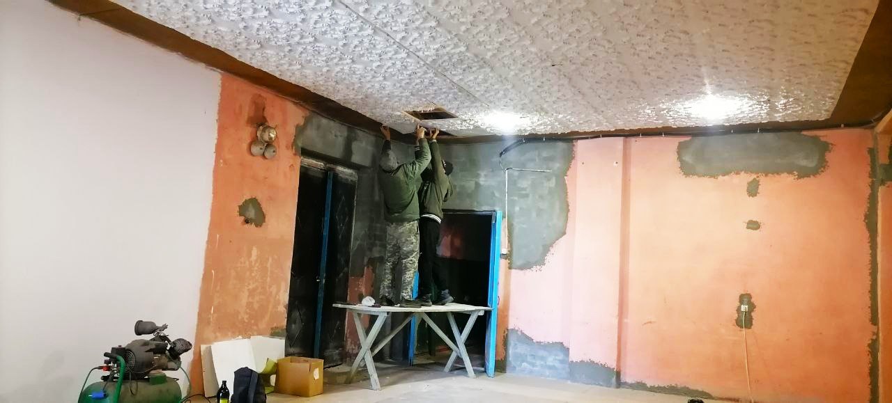 В рамках реализации Народной программы и поддержки партийного проекта "Культура малой Родины" активисты партии «Единая Россия» провели значительные работы по ремонту внутреннего помещения Литвиновского СДК В рамках реализации Народной программы и поддержки партийного проекта "Культура малой Родины" активисты партии «Единая Россия» провели значительные работы по ремонту внутреннего помещения Литвиновского СДК