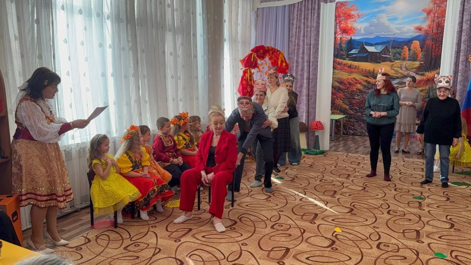 В детском саду «Ладушки» прошел замечательный праздник, посвященный бабушкам и дедушкам В детском саду «Ладушки» прошел замечательный праздник, посвященный бабушкам и дедушкам
