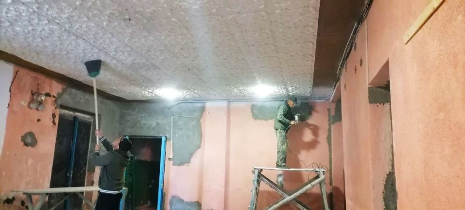 В рамках реализации Народной программы и поддержки партийного проекта "Культура малой Родины" активисты партии «Единая Россия» провели значительные работы по ремонту внутреннего помещения Литвиновского СДК В рамках реализации Народной программы и поддержки партийного проекта "Культура малой Родины" активисты партии «Единая Россия» провели значительные работы по ремонту внутреннего помещения Литвиновского СДК