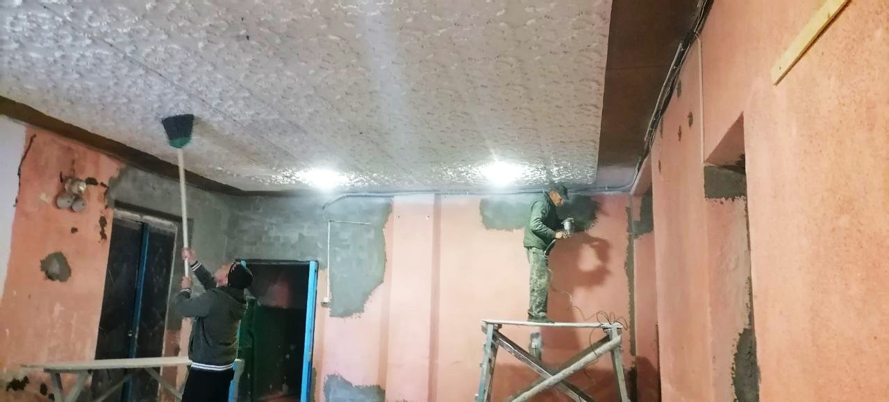 В рамках реализации Народной программы и поддержки партийного проекта "Культура малой Родины" активисты партии «Единая Россия» провели значительные работы по ремонту внутреннего помещения Литвиновского СДК В рамках реализации Народной программы и поддержки партийного проекта "Культура малой Родины" активисты партии «Единая Россия» провели значительные работы по ремонту внутреннего помещения Литвиновского СДК