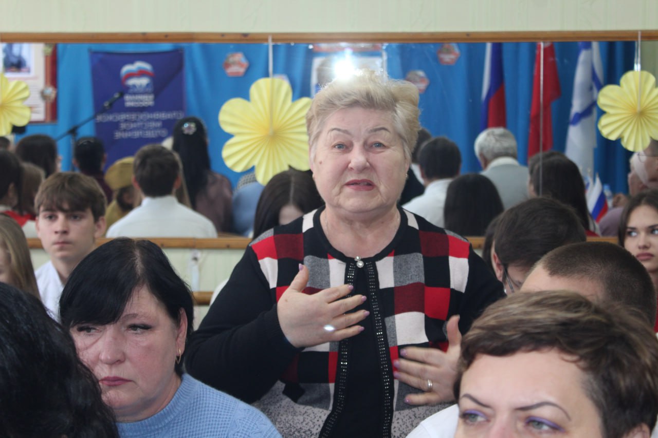 Тамара Горбачева предложила участникам рассмотреть влияние школы, семьи и защитников Отечества на воспитание настоящих граждан страны, достойных памяти героических предков Тамара Горбачева предложила участникам рассмотреть влияние школы, семьи и защитников Отечества на воспитание настоящих граждан страны, достойных памяти героических предков