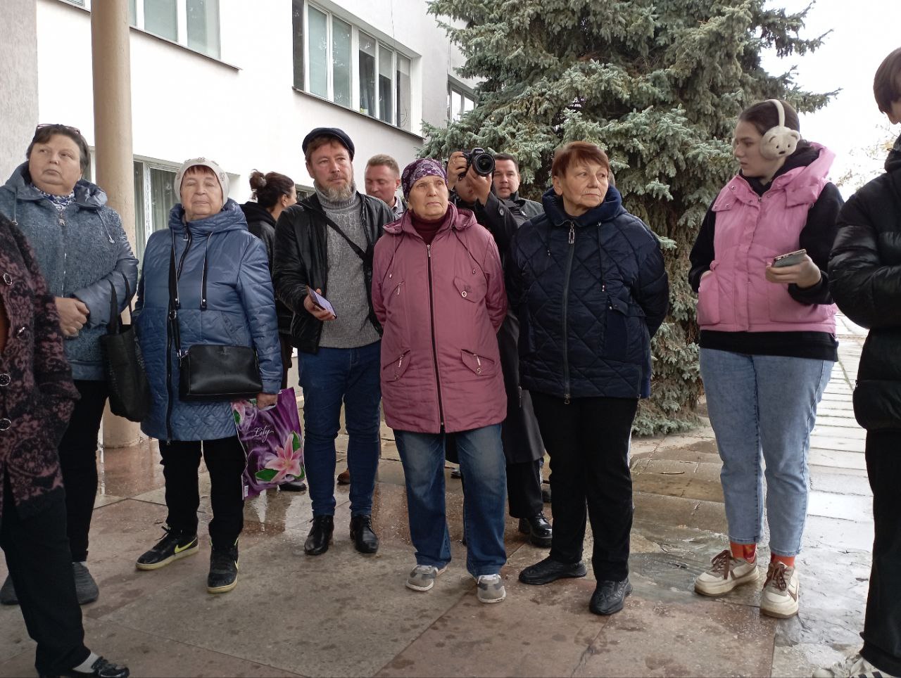Яна Пащенко: Возле столичной СШ № 13 им. Александра Молодчего состоялась очередная встреча с горожанами, которая прошла в рамках проекта "Муниципальный диалог" Яна Пащенко: Возле столичной СШ № 13 им. Александра Молодчего состоялась очередная встреча с горожанами, которая прошла в рамках проекта "Муниципальный диалог"