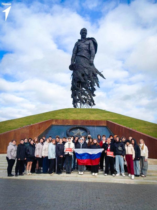 Больше, чем путешествие. В рамках проекта «Больше, чем путешествие» активисты Движения Первых Меловского муниципального округа совершили познавательную поездку по городам, богатым историческими памятниками и культурным... Больше, чем путешествие. В рамках проекта «Больше, чем путешествие» активисты Движения Первых Меловского муниципального округа совершили познавательную поездку по городам, богатым историческими памятниками и культурным...