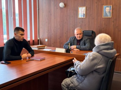 Константин Бутримов: ПРИЕМ ГРАЖДАН В АНТРАЦИТЕ: СЛЫШАТЬ, ВИДЕТЬ, ДЕЙСТВОВАТЬ
