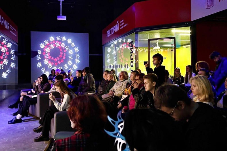 В Молодежном центре Свердловска прошел Квартирник ко Дню города! В Молодежном центре Свердловска прошел Квартирник ко Дню города!