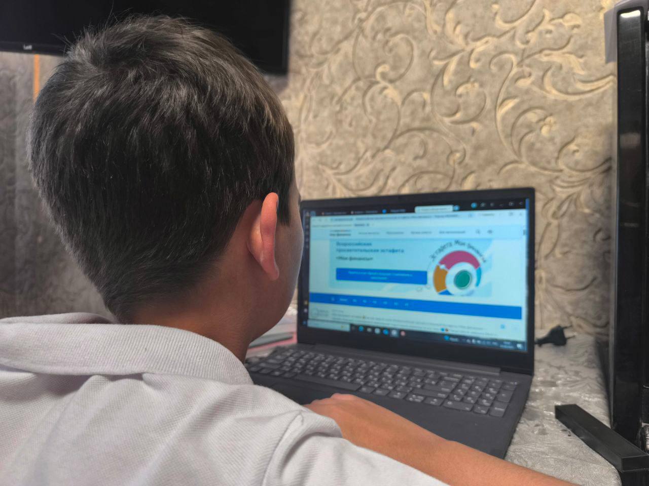 Администрация городского округа муниципальное образование городской округ город Кировск Луганской Народной Республики сообщает, что в рамках проведения шестого этапа Всероссийской просветительской эстафеты «Мои финансы» в... Администрация городского округа муниципальное образование городской округ город Кировск Луганской Народной Республики сообщает, что в рамках проведения шестого этапа Всероссийской просветительской эстафеты «Мои финансы» в...