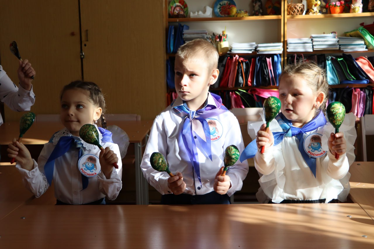 «Родина у нас одна»: маленькие стахановчане прошли патриотический квест «Родина у нас одна»: маленькие стахановчане прошли патриотический квест