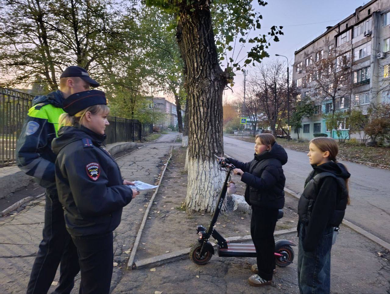 "Родительский патруль" и сотрудники ОГИБДД ОМВД России "Антрацитовский" вышли на стражу безопасности дорожного движения "Родительский патруль" и сотрудники ОГИБДД ОМВД России "Антрацитовский" вышли на стражу безопасности дорожного движения