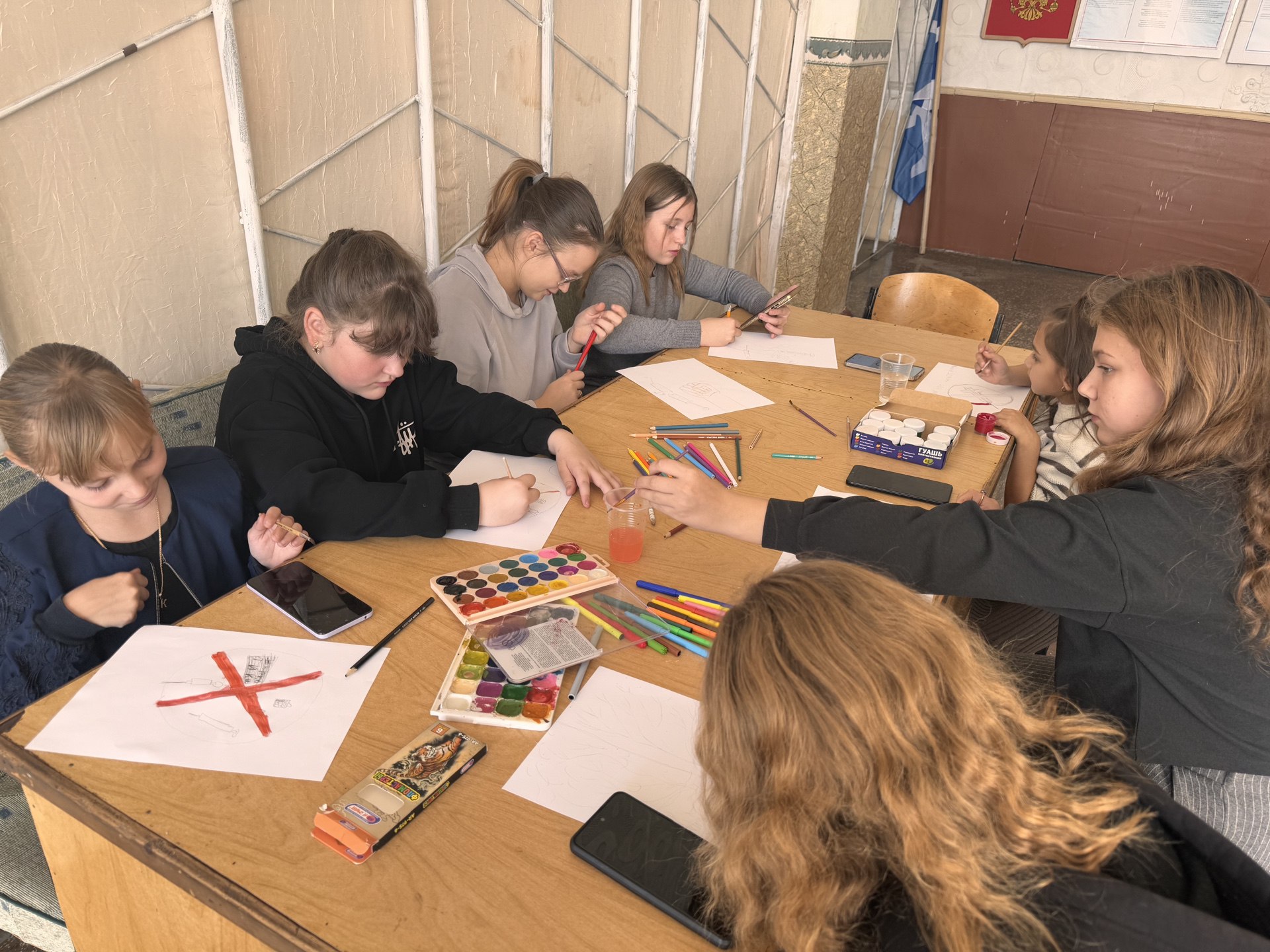 В Благовском Доме культуры была оформлена выставка рисунков антинаркотической направленности «Мы против наркотиков»