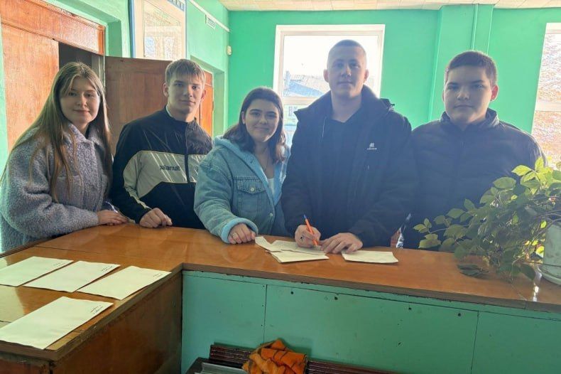Молодёжь Свердловска раскрыла тайны родного города Молодёжь Свердловска раскрыла тайны родного города