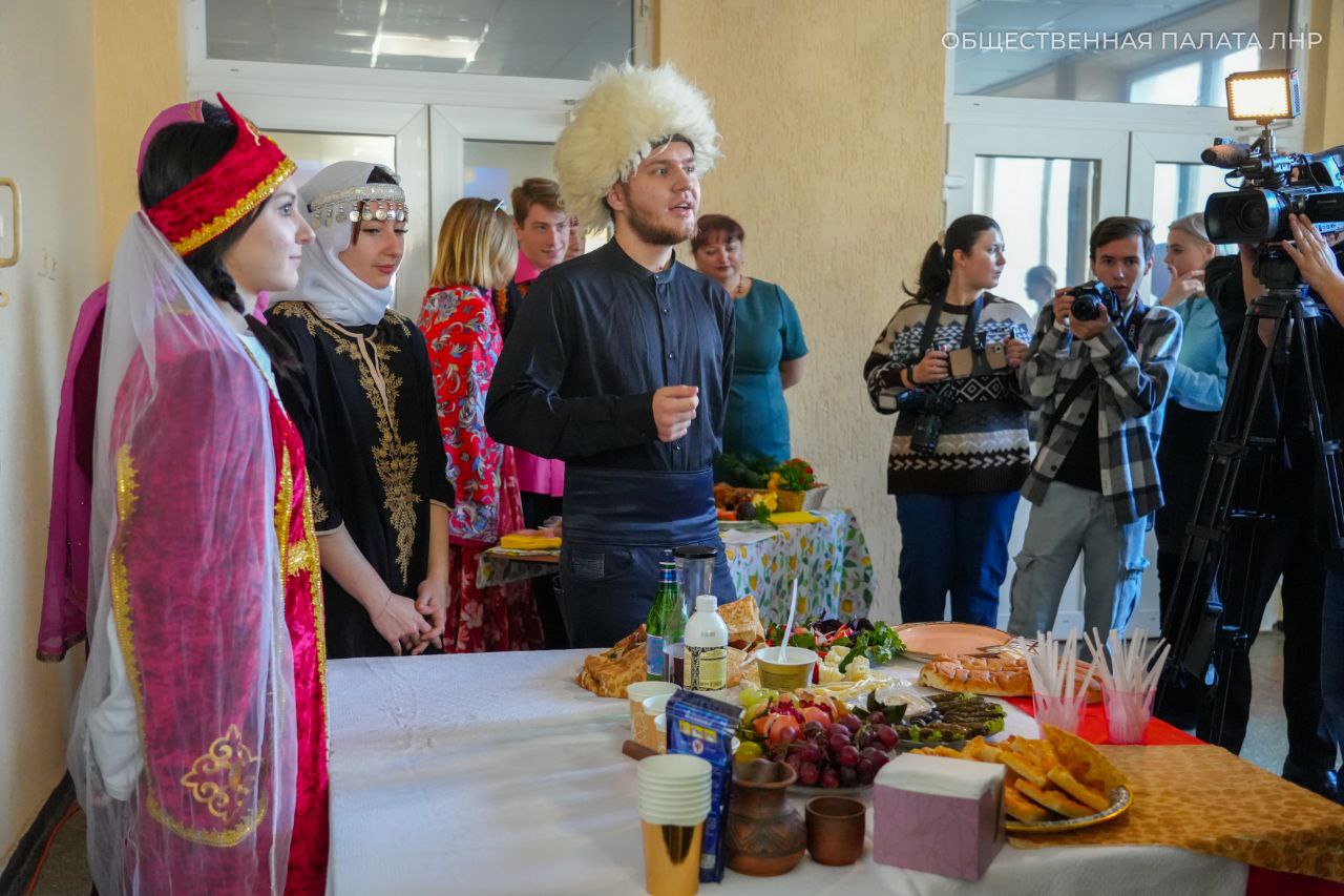 «Вкусная Россия»: представители Общественной палаты ЛНР приняли участие в гастрономическом празднике «Вкусная Россия»: представители Общественной палаты ЛНР приняли участие в гастрономическом празднике