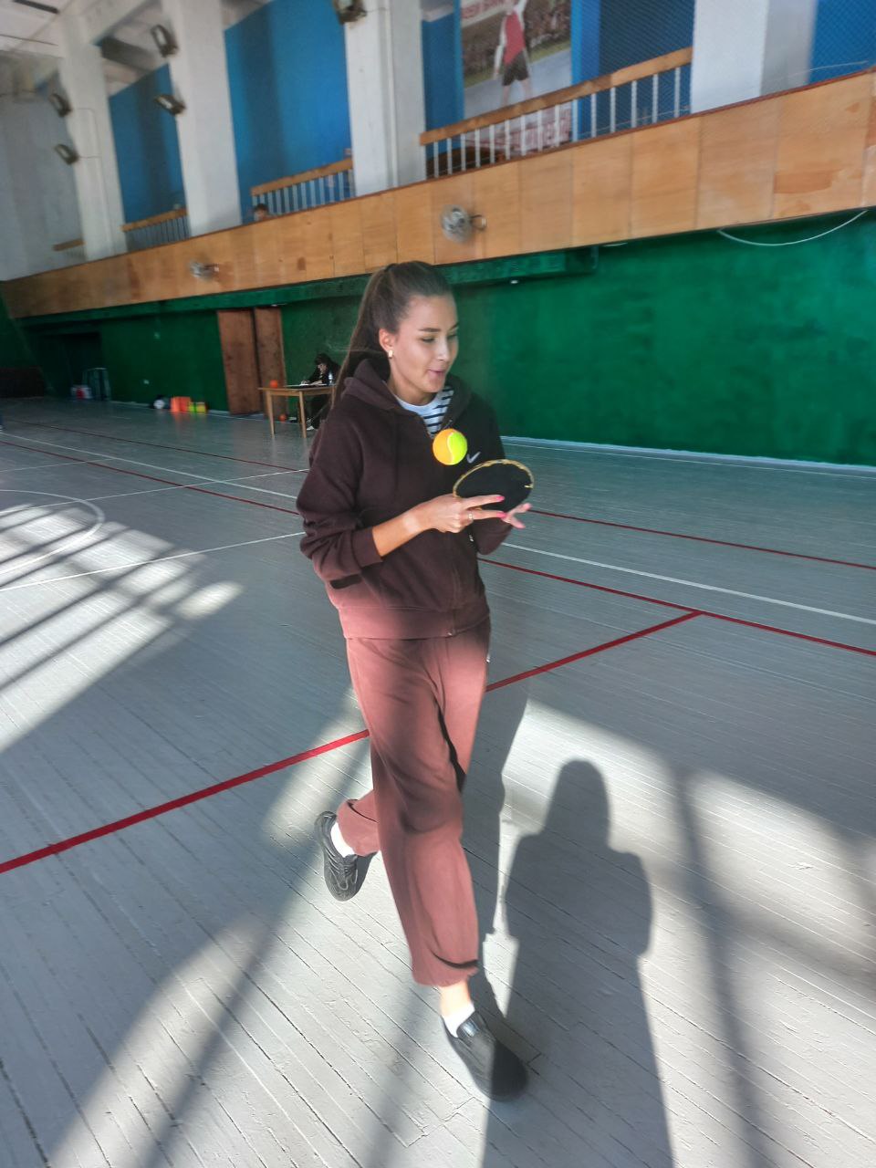 Сегодня в Спортивном комплексе «Юбилейный» г. Ровеньки прошло физкультурно-развлекательное мероприятие «Спорт и мы едины», которое было приурочено к Дню народного единства Сегодня в Спортивном комплексе «Юбилейный» г. Ровеньки прошло физкультурно-развлекательное мероприятие «Спорт и мы едины», которое было приурочено к Дню народного единства