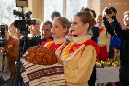 «Вкусная Россия»: представители Общественной палаты ЛНР приняли участие в гастрономическом празднике