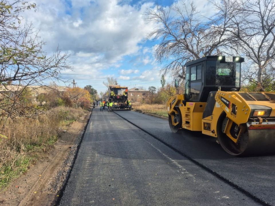 До конца года в ЛНР отремонтируют более 300 км дорог местного значения До конца года в ЛНР отремонтируют более 300 км дорог местного значения