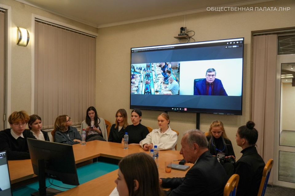 Представители Общественной палаты ЛНР приняли участие в традиционных «Далевских чтениях» Представители Общественной палаты ЛНР приняли участие в традиционных «Далевских чтениях»