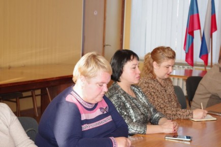 Сергей Крамаренко: На выполнение распоряжения Главы Луганской Народной Республики состоялась рабочая встреча с специалистами управления по работе со территориями