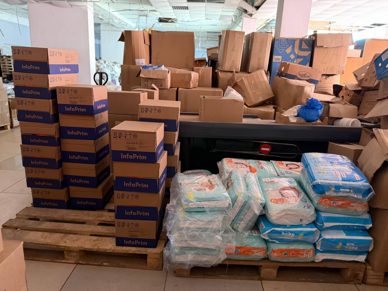 Населению Лисичанска жители Татарстана и предприятия передали самые необходимые товары Населению Лисичанска жители Татарстана и предприятия передали самые необходимые товары