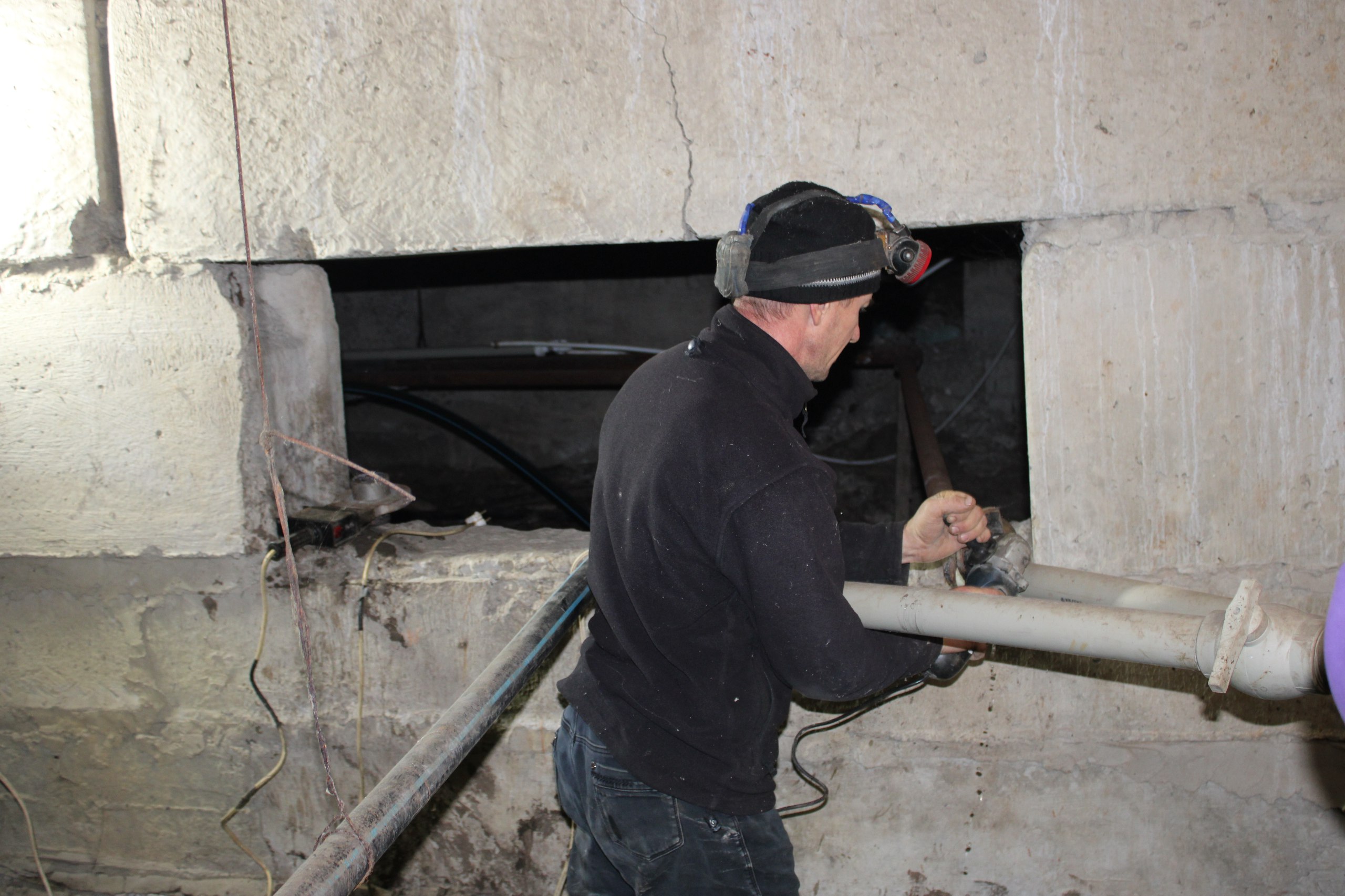 Ровеньковский филиал ЕУК ведет работу по устранению аварий и регулировке системы централизованного отопления Ровеньковский филиал ЕУК ведет работу по устранению аварий и регулировке системы централизованного отопления