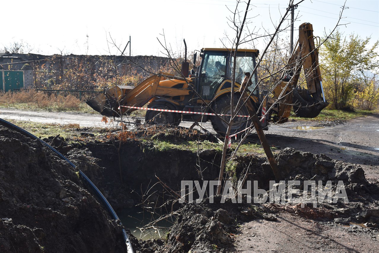 В поселке Донецкий Кировского г. о. запущены ремонтно-восстановительные работы по замене водопроводных сетей