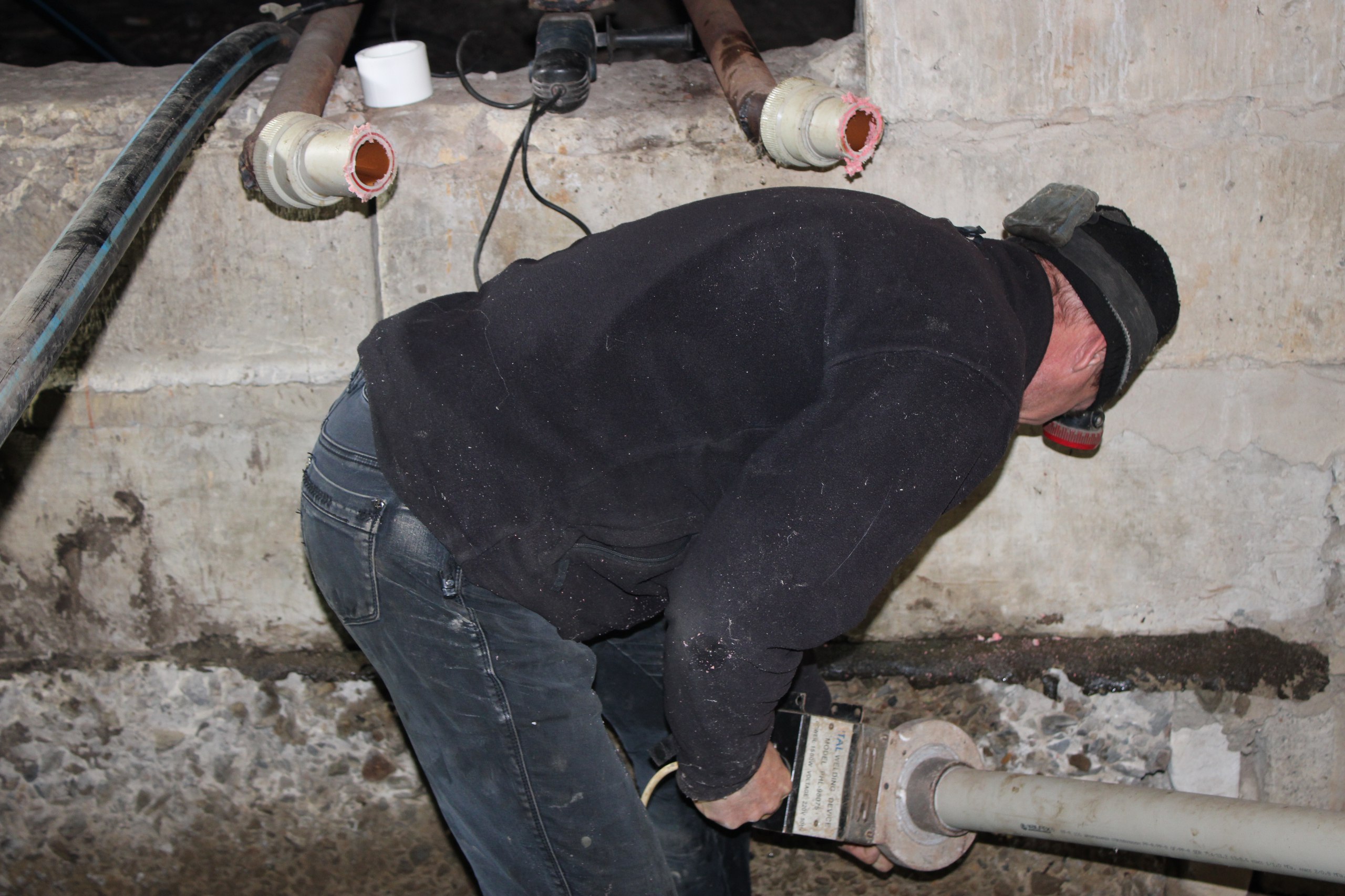 Ровеньковский филиал ЕУК ведет работу по устранению аварий и регулировке системы централизованного отопления Ровеньковский филиал ЕУК ведет работу по устранению аварий и регулировке системы централизованного отопления