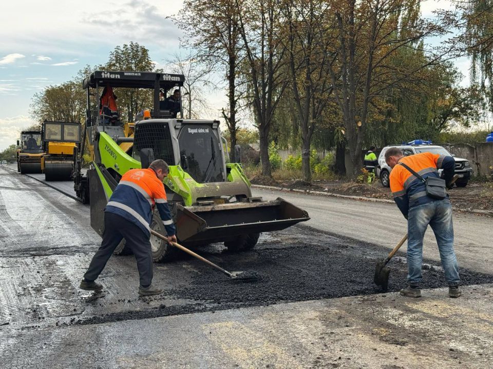 До конца года в ЛНР отремонтируют более 300 км дорог местного значения До конца года в ЛНР отремонтируют более 300 км дорог местного значения