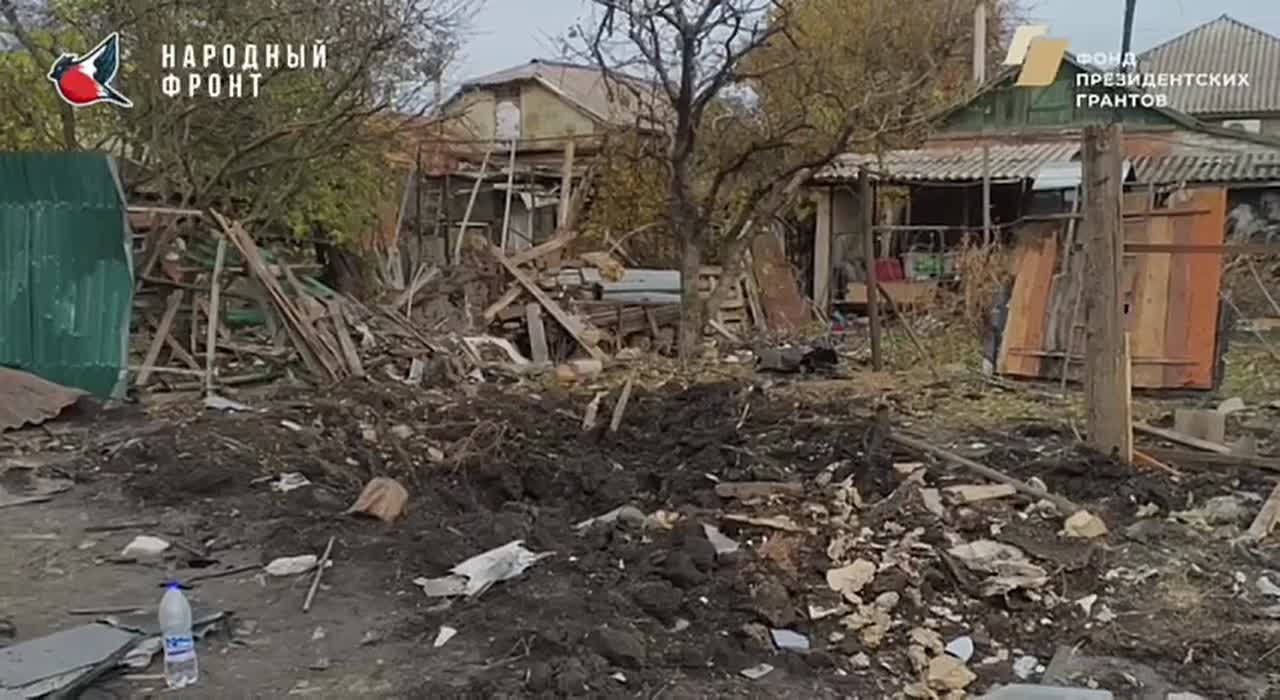 Молодёжка НФ совместно с РИК НФ ЛНР помогают пострадавшим от вражеской атаки БПЛА