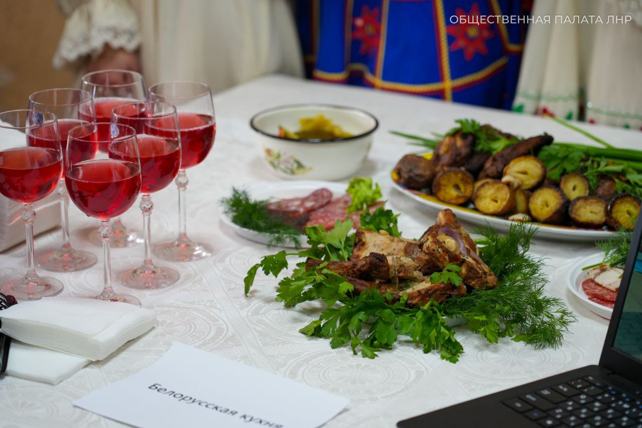 «Вкусная Россия»: представители Общественной палаты ЛНР приняли участие в гастрономическом празднике «Вкусная Россия»: представители Общественной палаты ЛНР приняли участие в гастрономическом празднике