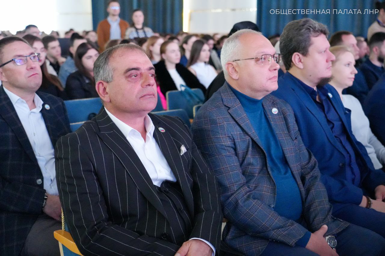 «Вместе навсегда»: в Луганске укрепили межрегиональные связи ко Дню народного единства «Вместе навсегда»: в Луганске укрепили межрегиональные связи ко Дню народного единства