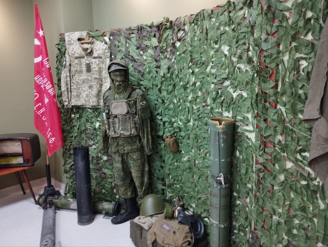 В Перевальске по народной программе продолжается обновление городского музея В Перевальске по народной программе продолжается обновление городского музея