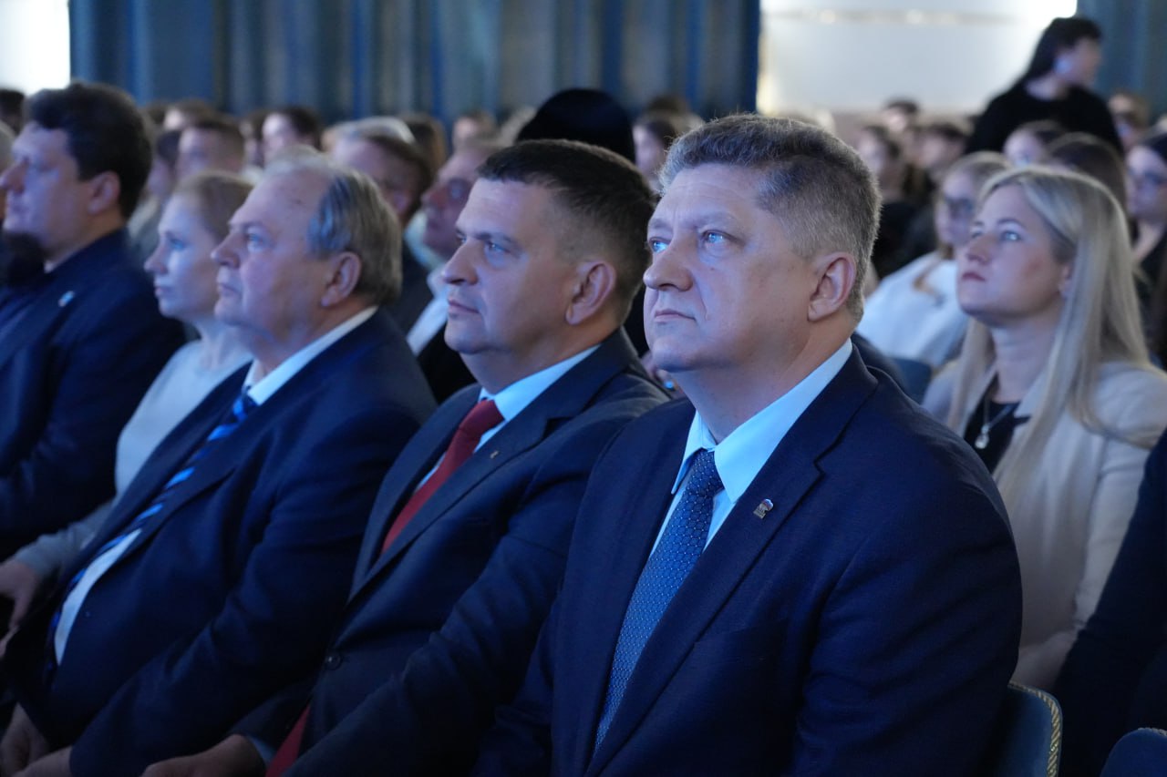 Сергей Цемкало принял участие в Межрегиональной встрече народов России «Вместе навсегда» Сергей Цемкало принял участие в Межрегиональной встрече народов России «Вместе навсегда»