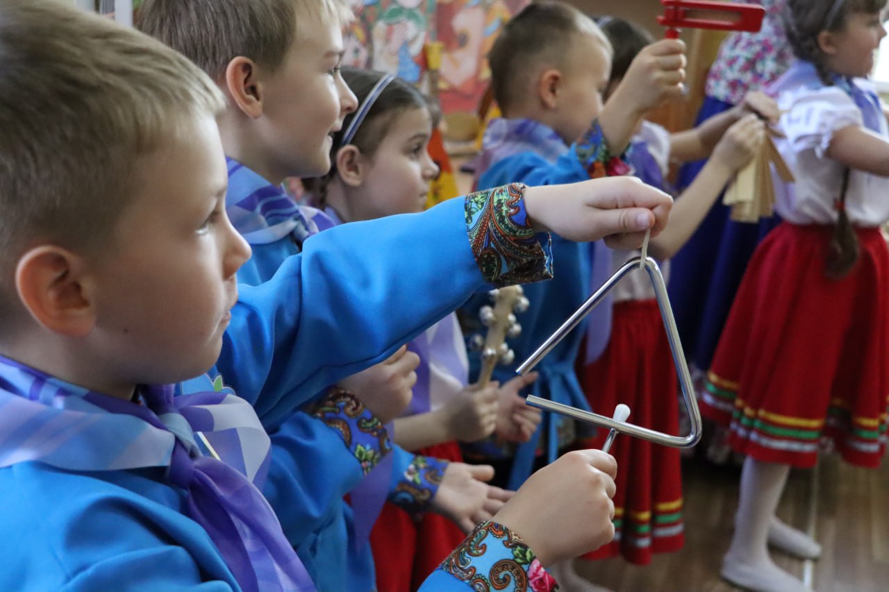 «Родина у нас одна»: маленькие стахановчане прошли патриотический квест «Родина у нас одна»: маленькие стахановчане прошли патриотический квест