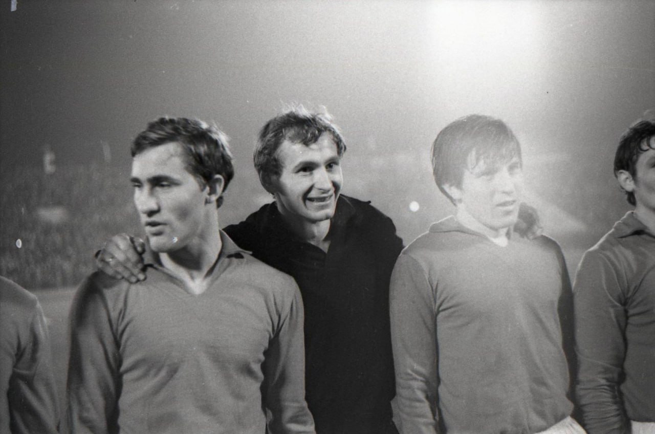 29 октября, 53 года назад, ворошиловградская «Заря» стала триумфатором турнира, завоевала золотые медали чемпионата СССР 1972 года! 29 октября, 53 года назад, ворошиловградская «Заря» стала триумфатором турнира, завоевала золотые медали чемпионата СССР 1972 года!