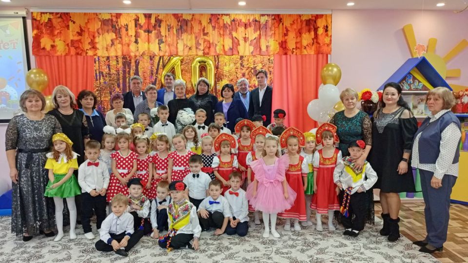Сегодня ГБДОУ ЛНР "Беловодский Ясли-Сад № 3 "Родничок" отметил юбилей — 40-летие со дня основания! Сегодня ГБДОУ ЛНР "Беловодский Ясли-Сад № 3 "Родничок" отметил юбилей — 40-летие со дня основания!
