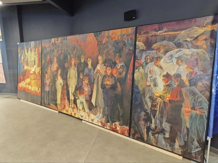 В Луганске открылась международная выставка, посвященная Великой Отечественной войне В Луганске открылась международная выставка, посвященная Великой Отечественной войне