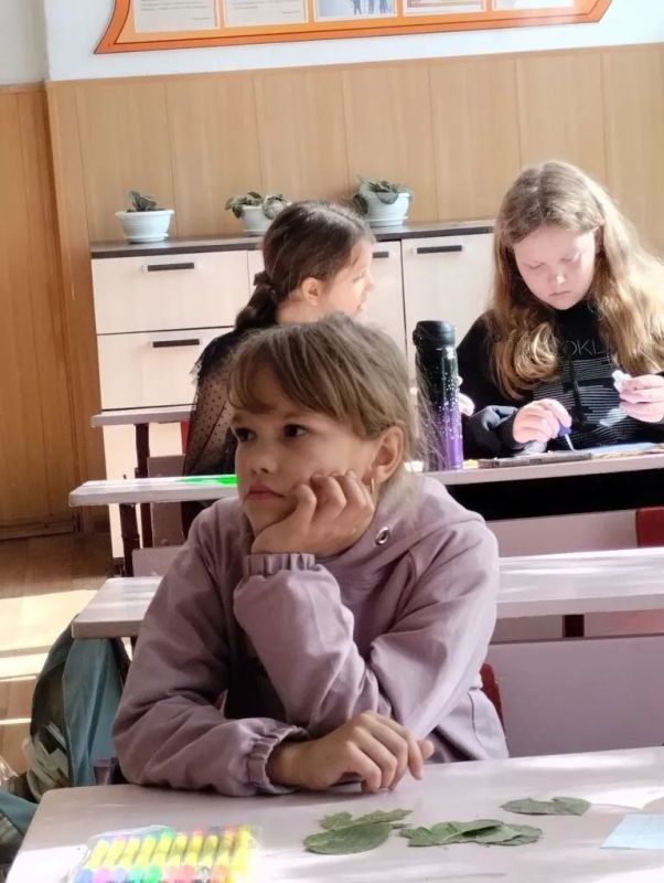 Учащиеся Ровеньковской школы №3 провели свои осенние каникулы с пользой и интересом Учащиеся Ровеньковской школы №3 провели свои осенние каникулы с пользой и интересом