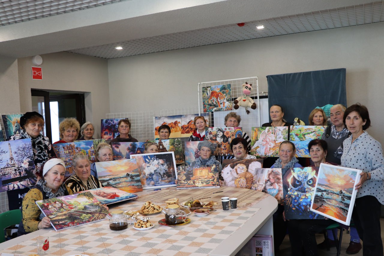 Близится к завершению проект "В творчестве общение-для души исцеление", цели и задачи выполнены, участники проекта улучшили своё психоэмоциональное состояние, обрели новых друзей и знакомых, получили новые знания и навыки... Близится к завершению проект "В творчестве общение-для души исцеление", цели и задачи выполнены, участники проекта улучшили своё психоэмоциональное состояние, обрели новых друзей и знакомых, получили новые знания и навыки...