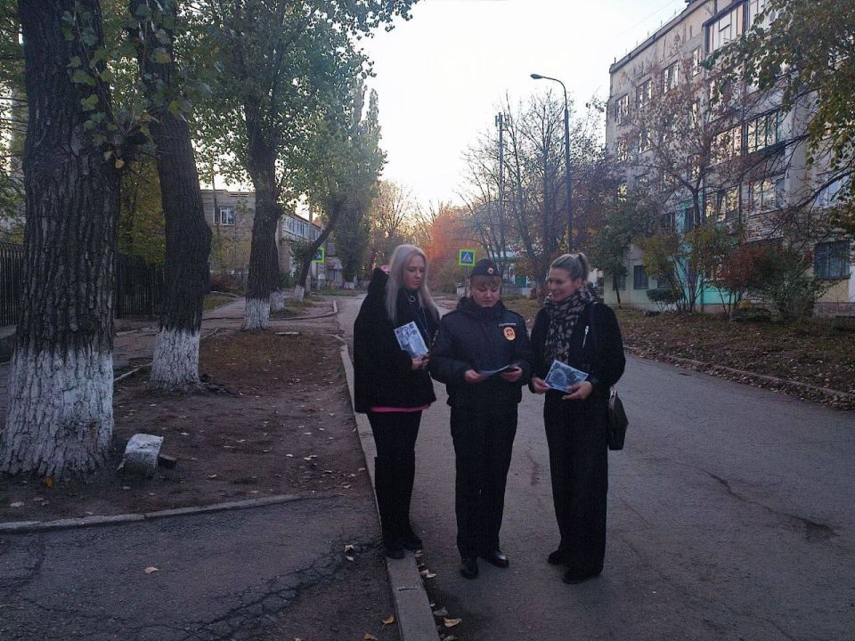 "Родительский патруль" и сотрудники ОГИБДД ОМВД России "Антрацитовский" вышли на стражу безопасности дорожного движения "Родительский патруль" и сотрудники ОГИБДД ОМВД России "Антрацитовский" вышли на стражу безопасности дорожного движения