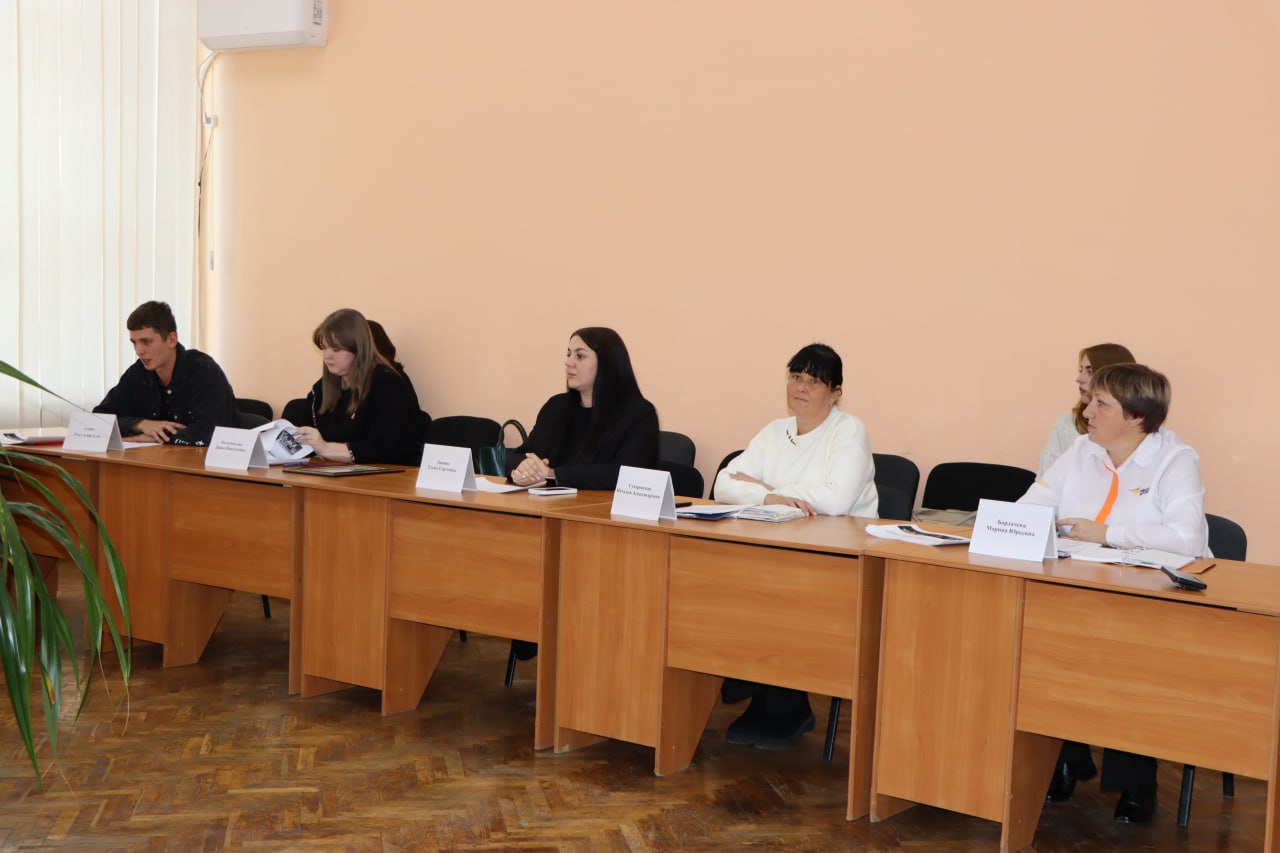 Алёна Лумеровская: Создан Муниципальный координационный совет по взаимодействию с региональным отделением «Движения Первых» в Лутугинском округе Алёна Лумеровская: Создан Муниципальный координационный совет по взаимодействию с региональным отделением «Движения Первых» в Лутугинском округе