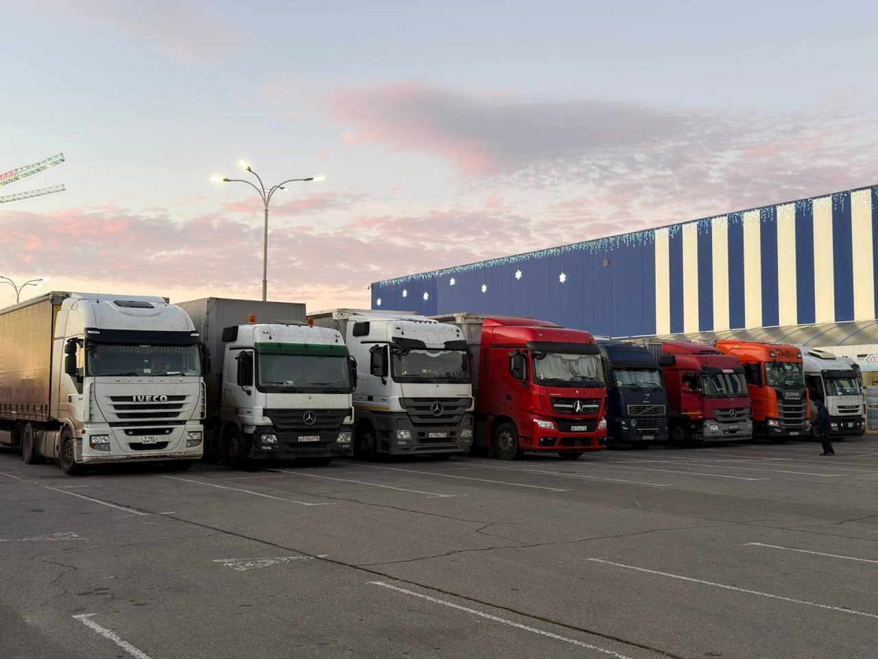 В Рубежное привезли продукты питания из Татарстана В Рубежное привезли продукты питания из Татарстана