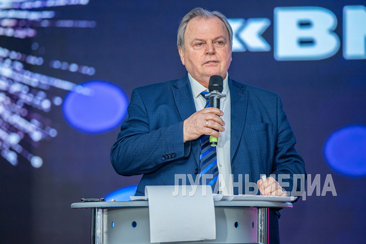 В Луганске прошла межрегиональная встреча народов России «Вместе навсегда» В Луганске прошла межрегиональная встреча народов России «Вместе навсегда»