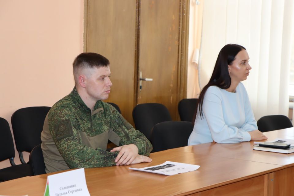 Алёна Лумеровская: Создан Муниципальный координационный совет по взаимодействию с региональным отделением «Движения Первых» в Лутугинском округе Алёна Лумеровская: Создан Муниципальный координационный совет по взаимодействию с региональным отделением «Движения Первых» в Лутугинском округе