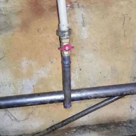 Луганский филиал единой управляющей компании оперативно проводит сварочные работы в связи с возникшими аварийными ситуациями после запуска котельных Луганский филиал единой управляющей компании оперативно проводит сварочные работы в связи с возникшими аварийными ситуациями после запуска котельных